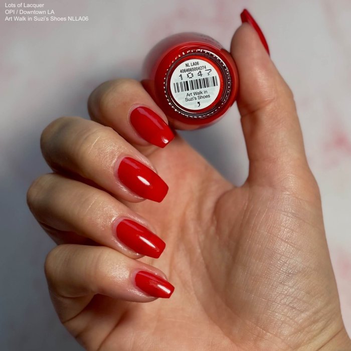 Gel red nail polish